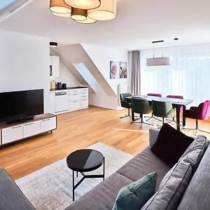 Myfavorit - Spacious Next To Puplic Transport U1 Direct Connection To Citycenter , Βιέννη Αυστρία
